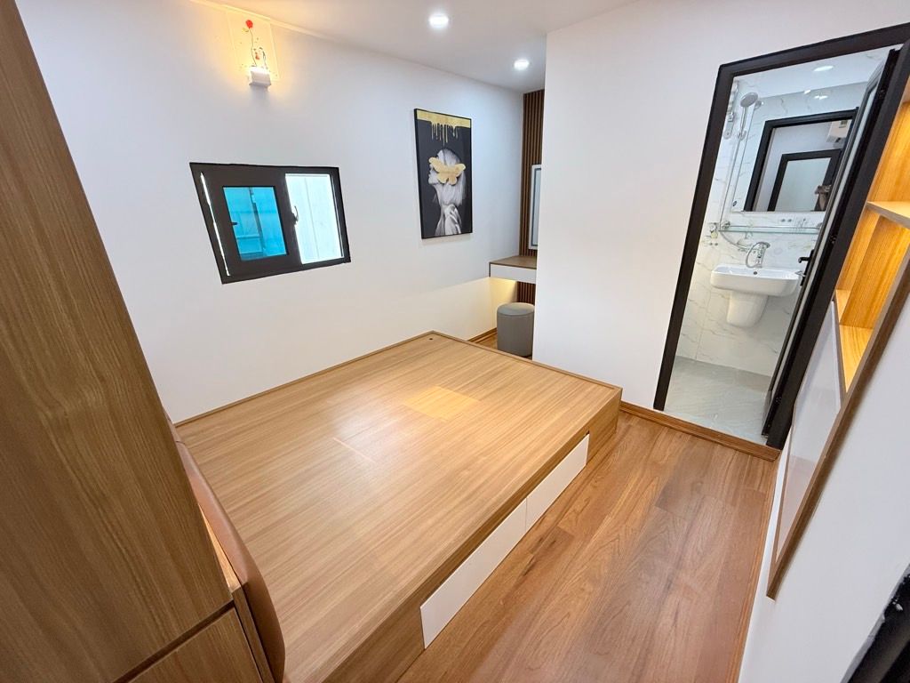 Bán nhà Nguyễn Công Trứ - diện tích 55m2 3 tầng - Căn góc, full nội thất - giá 3,8 tỷ