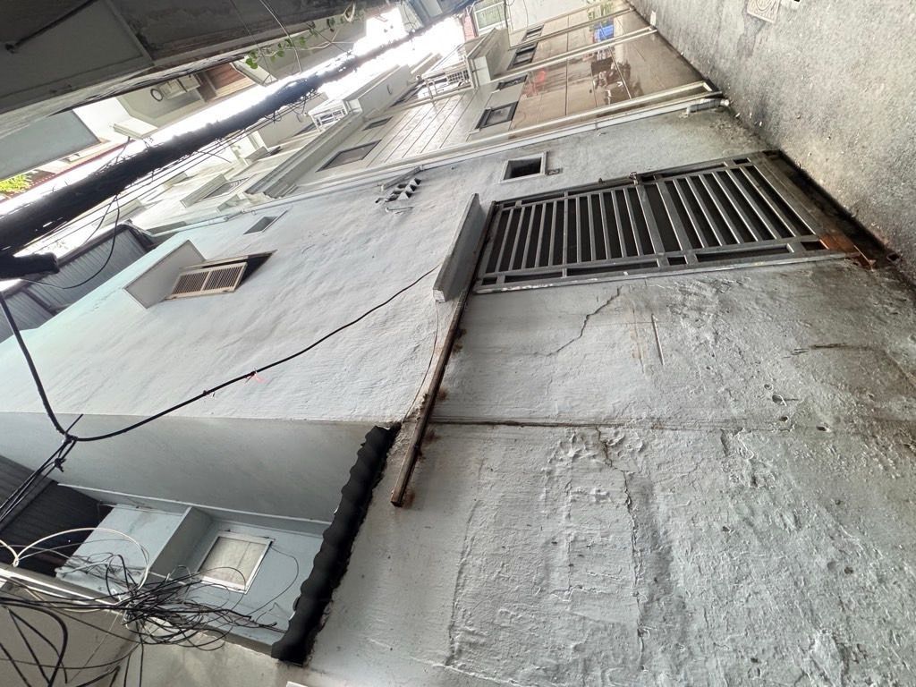 Bán nhà Hoàng Văn Thái - diện tích 52m2 3 tầng - Ngõ thông bàn cờ - giá 13,4 tỷ