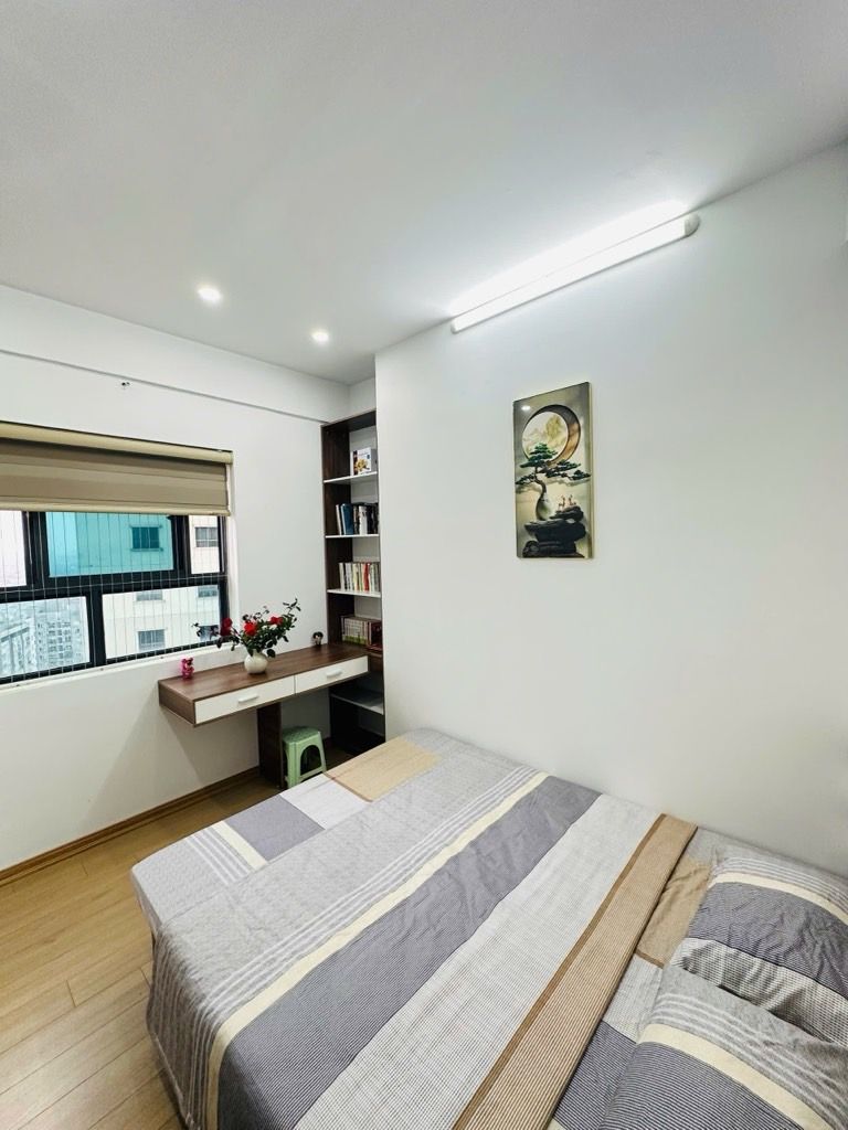 Bán nhà Nguyễn Xiển - diện tích 54m2 31 tầng - Căn góc, view đường chính - giá 4,4 tỷ