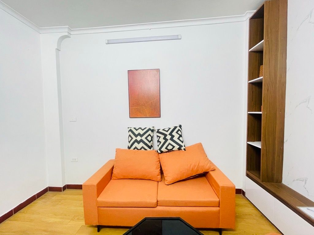 Bán nhà Hồng Mai - diện tích 36m2 2 tầng - Ô tô đỗ sát chân cầu thang - giá 3,65 tỷ