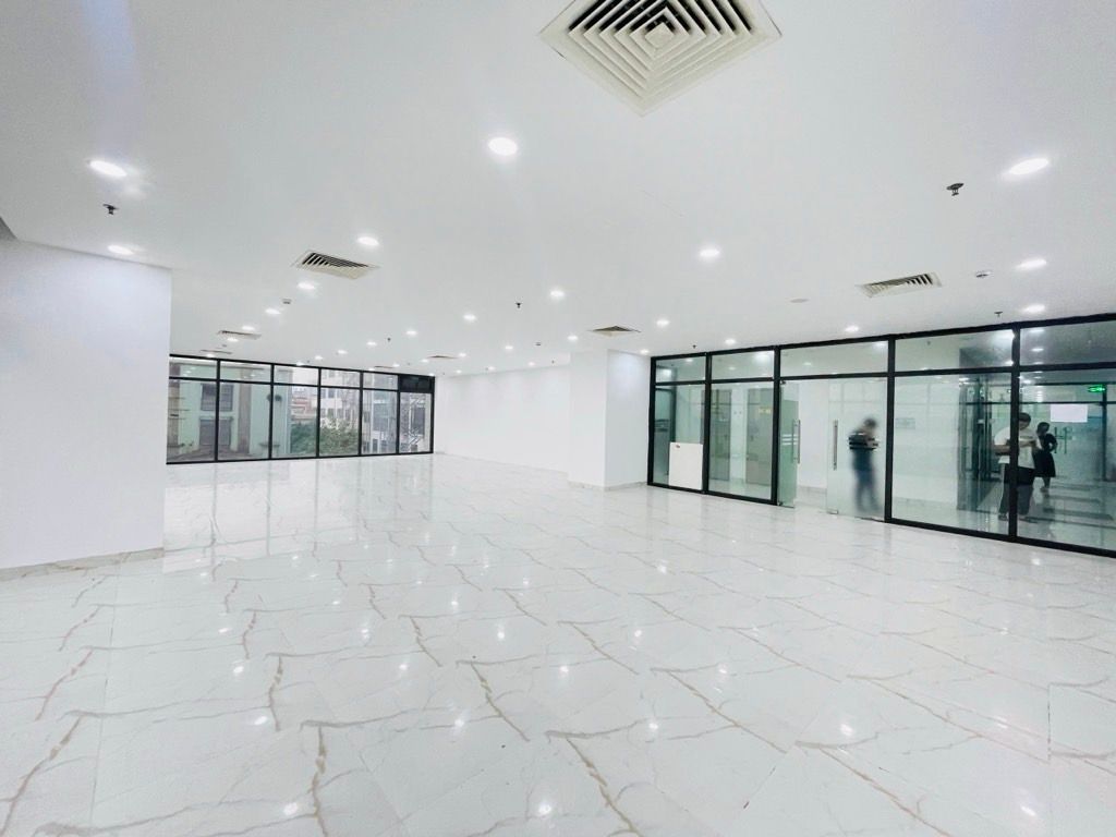 Bán nhà Trần Thủ Độ - diện tích 149m2 1 tầng - Mặt sàn dịch vụ - giá 7,5 tỷ