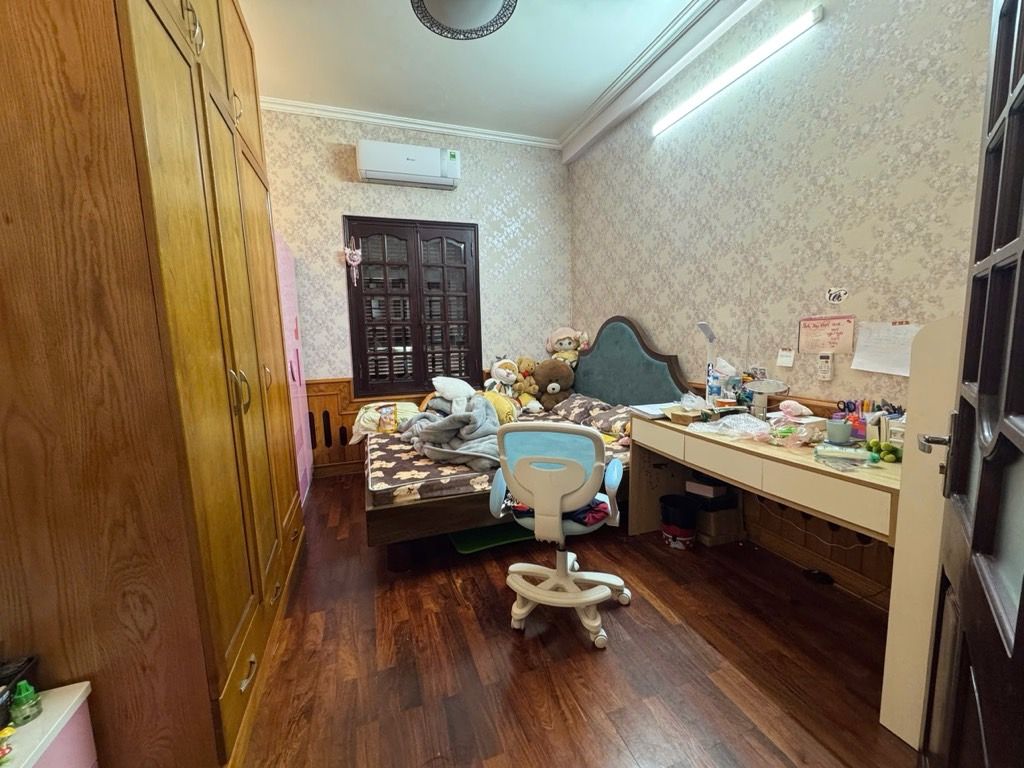 Bán nhà Ngọc Hồi - diện tích 39m2 4 tầng - Ô tô tránh - giá 16,8 tỷ