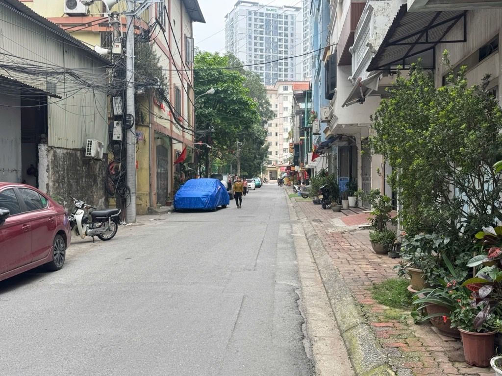 Bán nhà Ngọc Hồi - diện tích 39m2 4 tầng - Ô tô tránh - giá 16,8 tỷ
