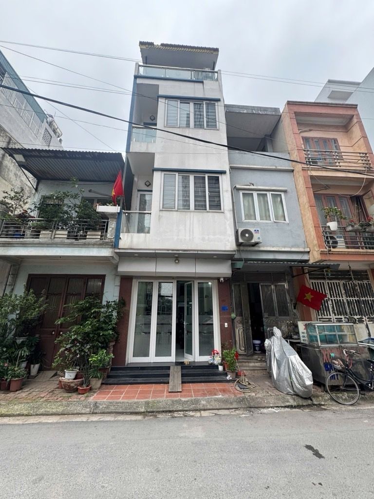 Bán nhà Ngọc Hồi - diện tích 39m2 4 tầng - Ô tô tránh - giá 16,8 tỷ