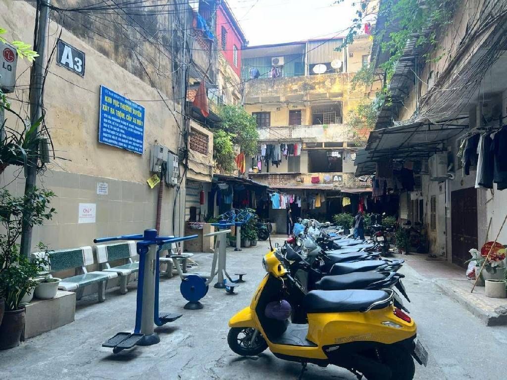 Bán nhà Quan Nhân - diện tích 32.4m2 1.5 tầng - Nhà đẹp 2 thoáng - giá 4,0 tỷ