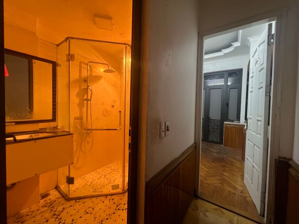 Bán nhà Nguyễn Trãi - diện tích 29,8m2 5 tầng - Gara ô tô - giá 10,5 tỷ