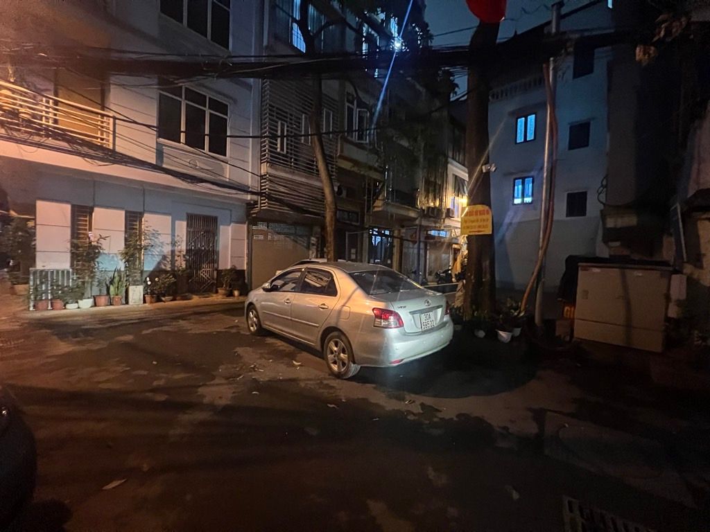 Bán nhà Nguyễn Trãi - diện tích 29,8m2 5 tầng - Gara ô tô - giá 10,5 tỷ