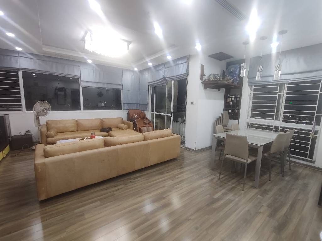 Bán nhà Minh Khai - diện tích 114.4m2 1 tầng - Lô góc 3 mặt thoáng - giá 10,8 tỷ