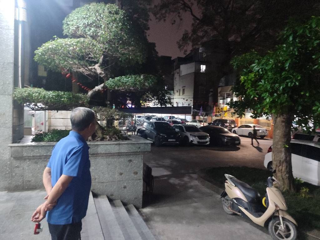 Bán nhà Minh Khai - diện tích 114.4m2 1 tầng - Lô góc 3 mặt thoáng - giá 10,8 tỷ