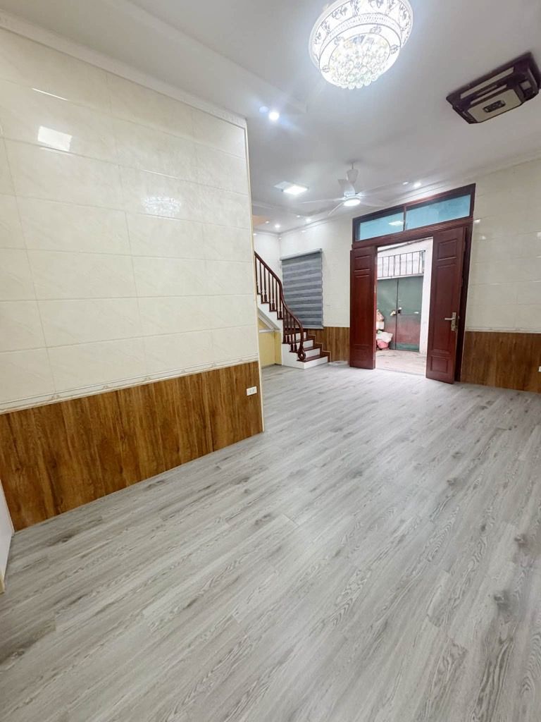 Bán nhà Lĩnh nam - diện tích 36m2 4 tầng - Nhà dân xây 4 tầng, vị trí Rất gần phố - giá 4,35 tỷ