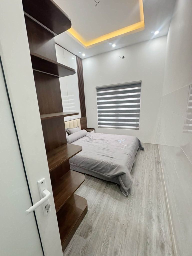 Bán nhà Lĩnh nam - diện tích 36m2 4 tầng - Nhà dân xây 4 tầng, vị trí Rất gần phố - giá 4,35 tỷ