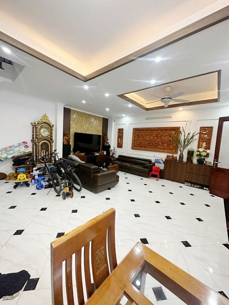 Bán nhà Thanh Lân - diện tích 50m2 5 tầng - nhà mới xây sạch sẽ - giá 9,1 tỷ