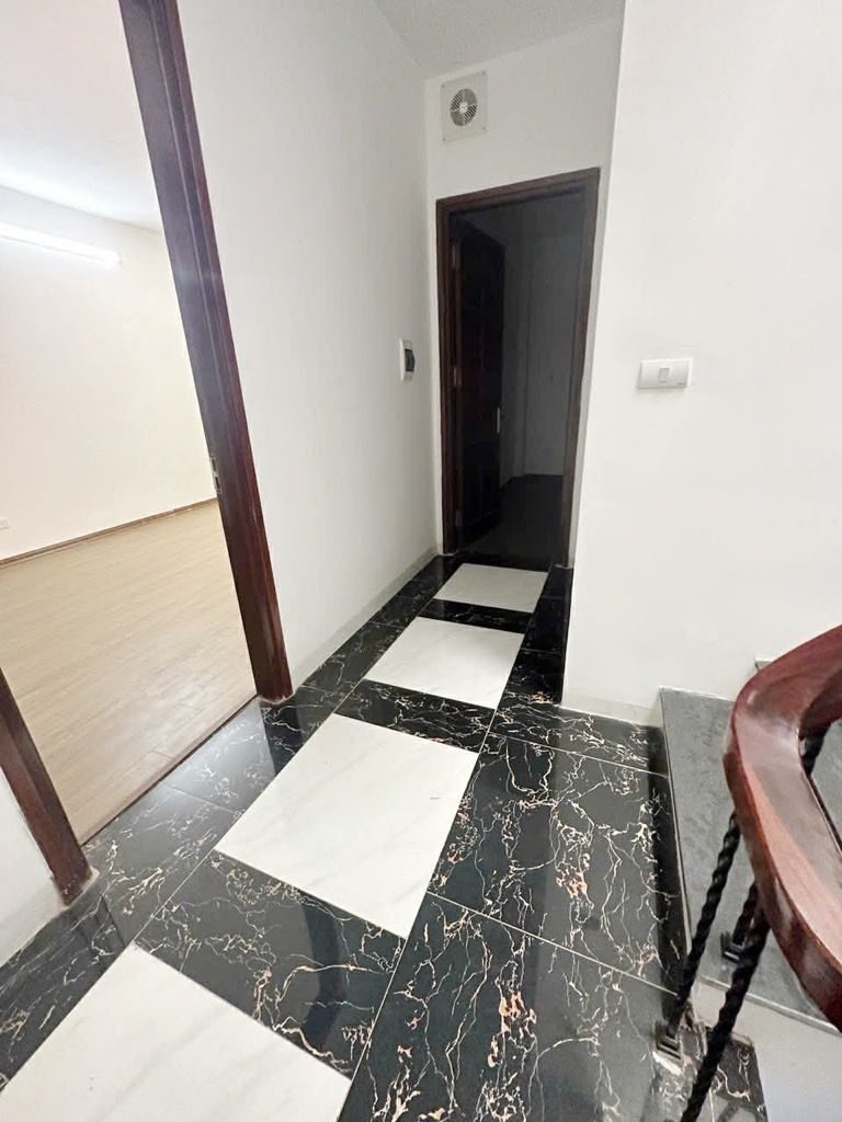 Bán nhà Thanh Lân - diện tích 50m2 5 tầng - nhà mới xây sạch sẽ - giá 9,1 tỷ