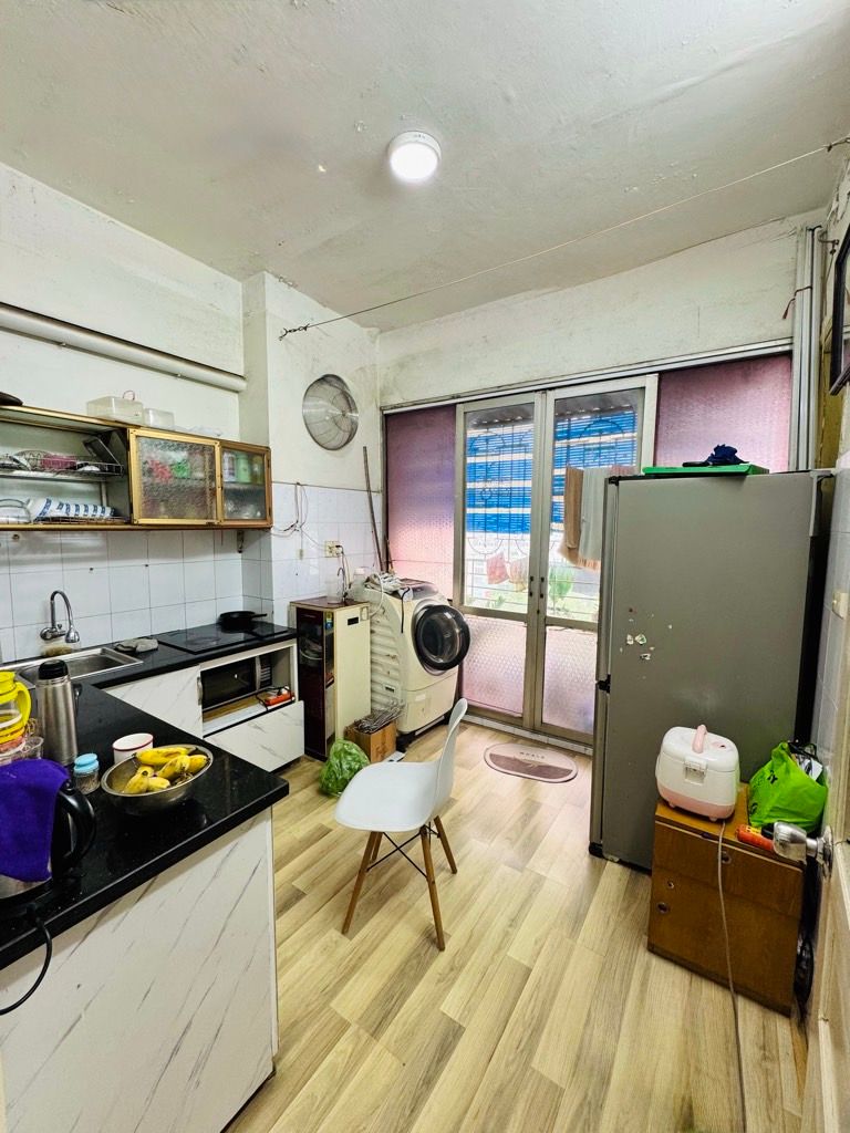 Bán nhà Chung Cư A4 KĐT Đền Lừ - diện tích 54m2 1 tầng - Căn hộ đẹp hiếm có - giá 4,39 tỷ