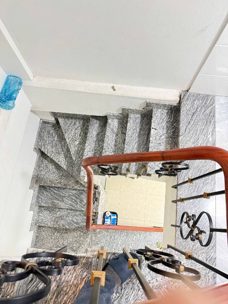 Bán nhà Bạch Mai - diện tích 27m2 5 tầng - Nhà đẹp hiếm có - giá 13,5 tỷ