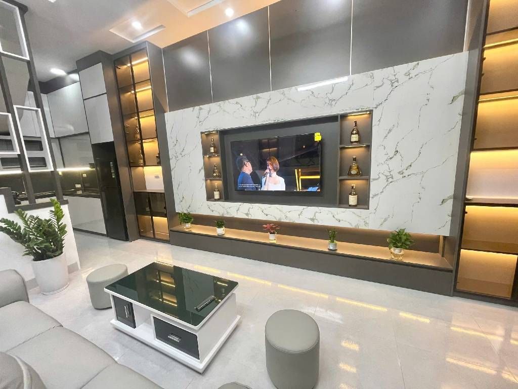 Bán nhà Trương Định - diện tích 31m2 5 tầng - Ô tô tránh - giá 8,2 tỷ