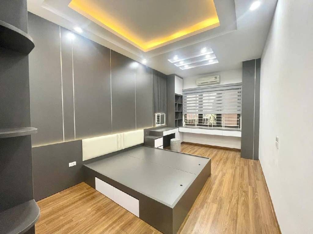 Bán nhà Trương Định - diện tích 31m2 5 tầng - Ô tô tránh - giá 8,2 tỷ