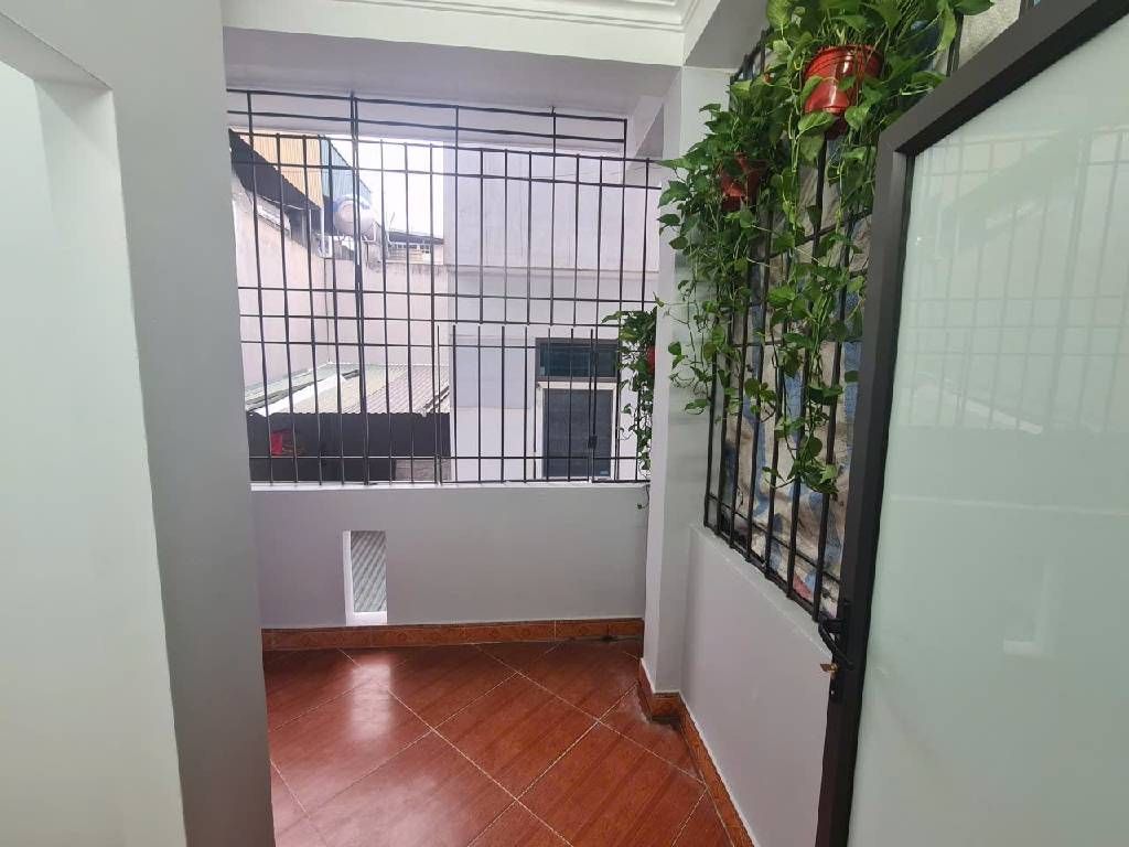 Bán nhà Trương Định - diện tích 31m2 5 tầng - Ô tô tránh - giá 8,2 tỷ