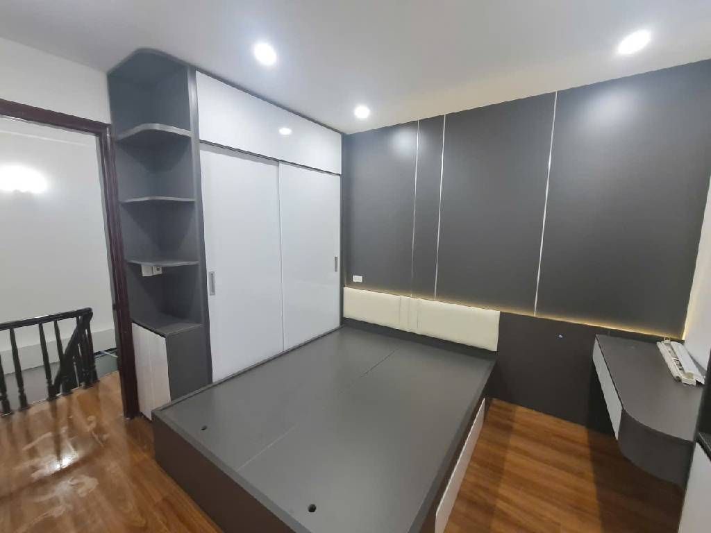 Bán nhà Trương Định - diện tích 31m2 5 tầng - Ô tô tránh - giá 8,2 tỷ