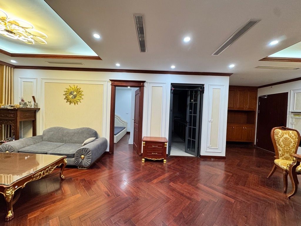 Bán nhà Nguyễn Huy Tưởng - diện tích 102.8m2 1 tầng - Căn hộ thiết kế cực kỳ hợp lý - giá 9,7 tỷ