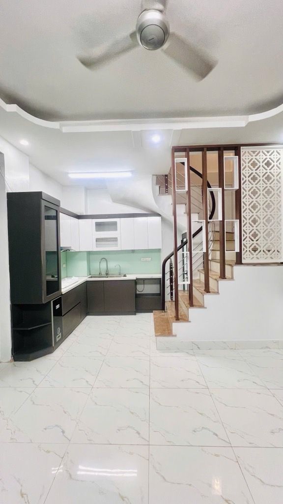 Bán nhà Lĩnh Nam - diện tích 32m2 5 tầng - ô tô tránh - giá 6,9 tỷ