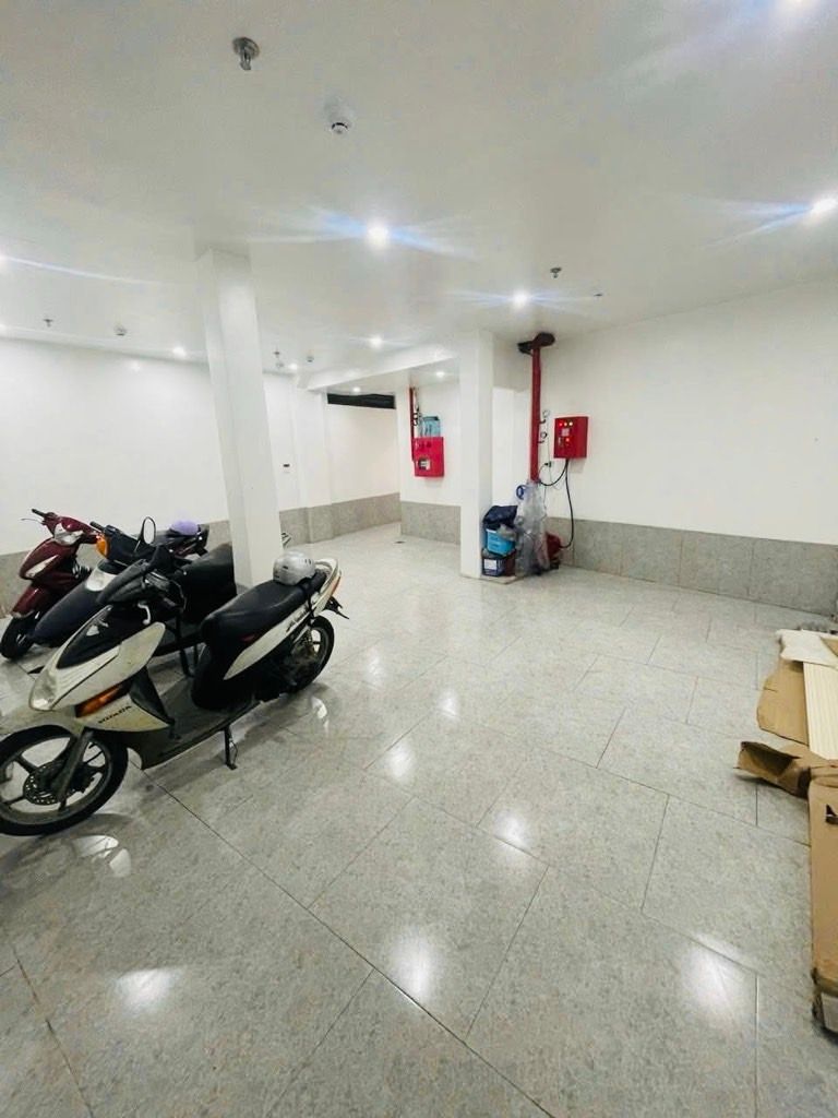 Bán nhà Hoàng Mai - diện tích 76.6m2 6 tầng - Lô góc, thang máy - giá 13,4 tỷ