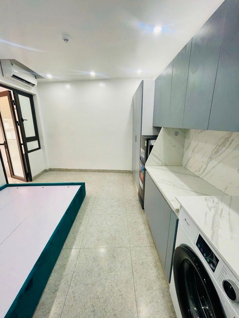 Bán nhà Hoàng Mai - diện tích 76.6m2 6 tầng - Lô góc, thang máy - giá 13,4 tỷ