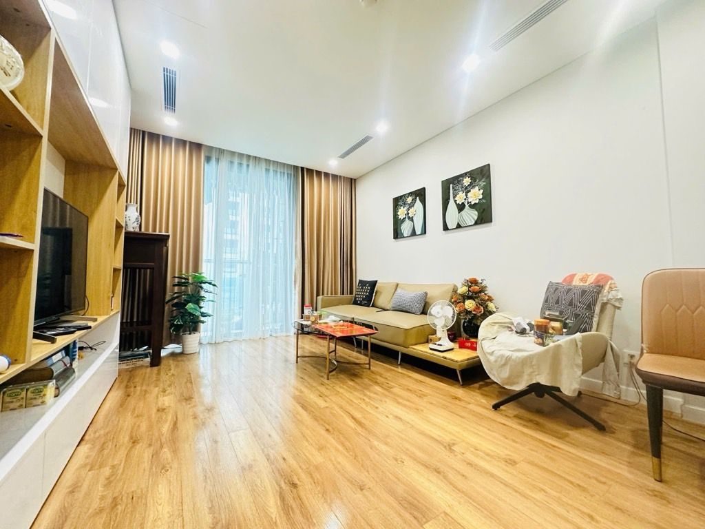 Bán nhà Nguyễn Tuân - diện tích 73m2 1 tầng - Căn hộ cao cấp The Legend - giá 9,3 tỷ