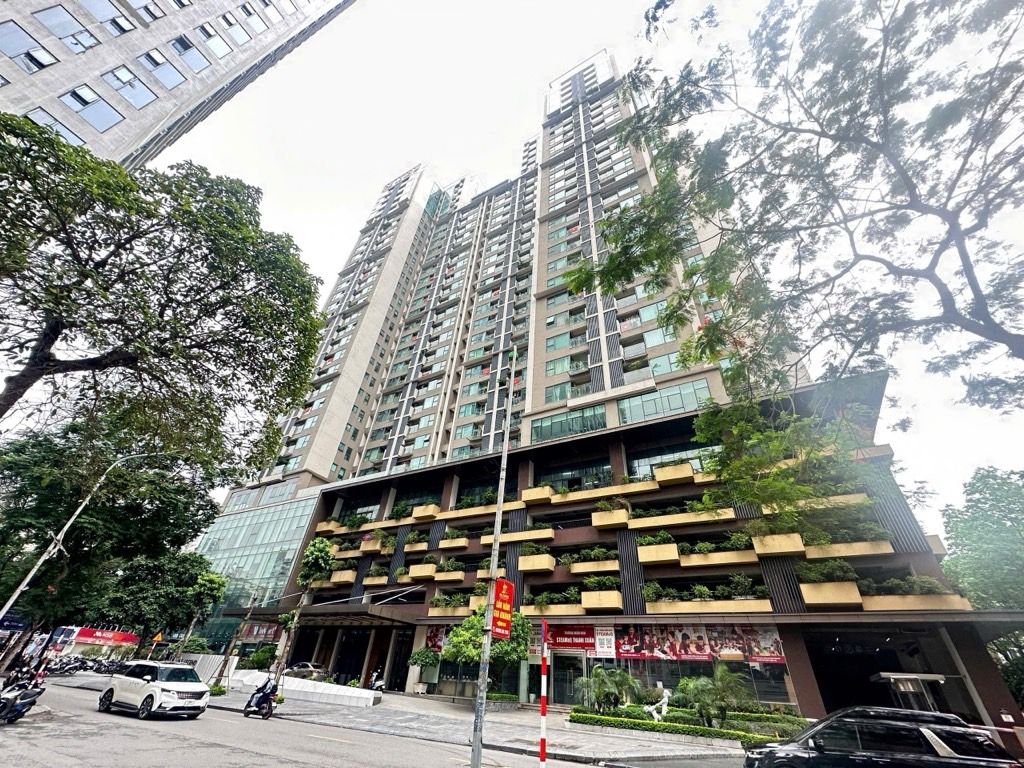 Bán nhà Nguyễn Tuân - diện tích 73m2 1 tầng - Căn hộ cao cấp The Legend - giá 9,3 tỷ