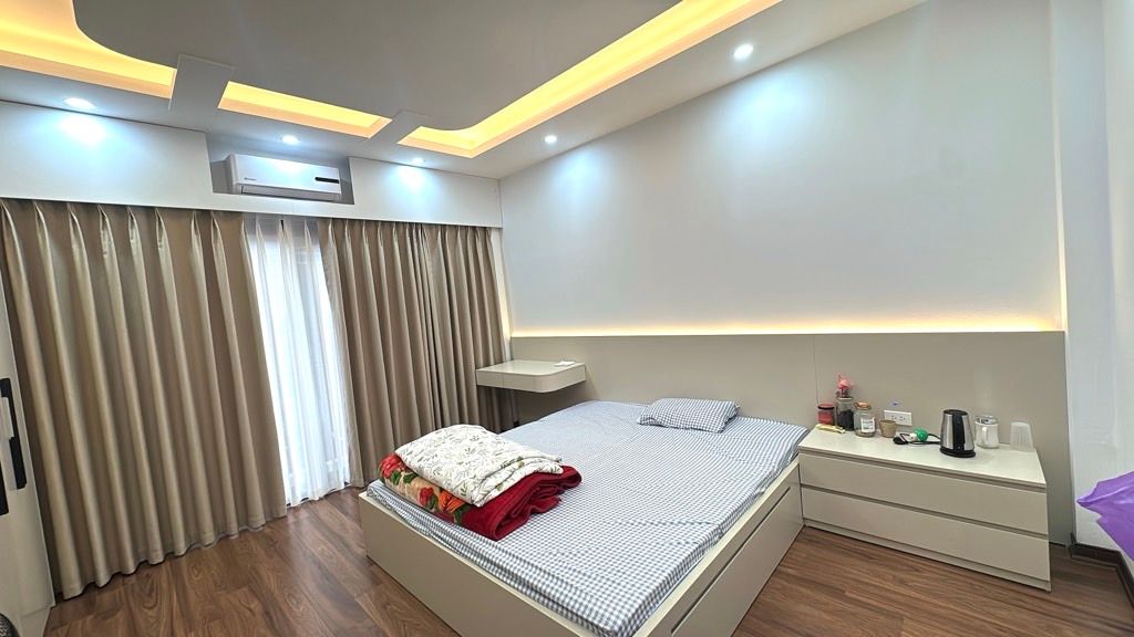 Bán nhà ngõ Hoà Bình 2 - diện tích 32m2 5 tầng - Nhà đẹp full đồ - giá 10 tỷ