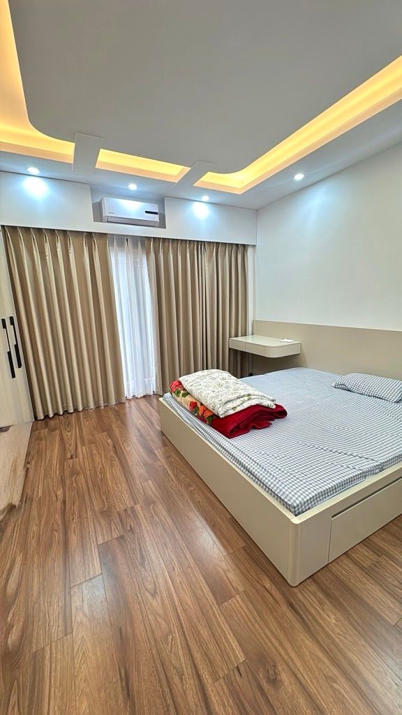 Bán nhà ngõ Hoà Bình 2 - diện tích 32m2 5 tầng - Nhà đẹp full đồ - giá 10 tỷ