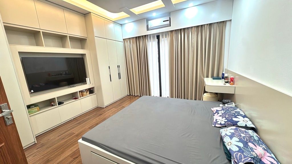 Bán nhà ngõ Hoà Bình 2 - diện tích 32m2 5 tầng - Nhà đẹp full đồ - giá 10 tỷ