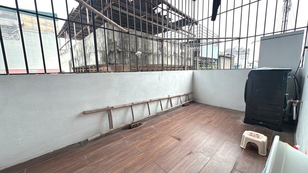 Bán nhà ngõ Hoà Bình 2 - diện tích 32m2 5 tầng - Nhà đẹp full đồ - giá 10 tỷ