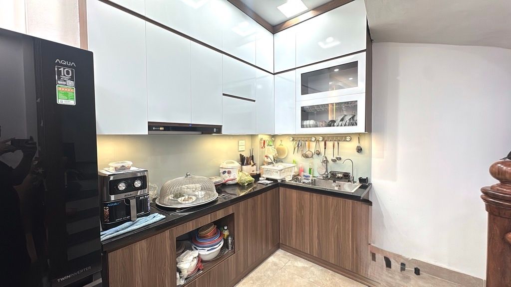 Bán nhà ngõ Hoà Bình 2 - diện tích 32m2 5 tầng - Nhà đẹp full đồ - giá 10 tỷ