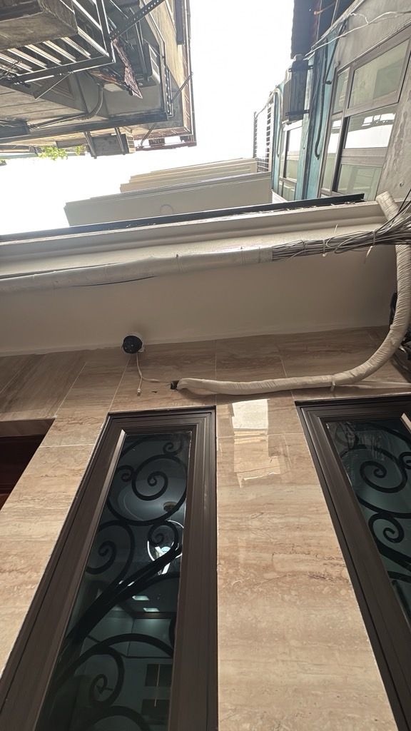 Bán nhà ngõ Hoà Bình 2 - diện tích 32m2 5 tầng - Nhà đẹp full đồ - giá 10 tỷ