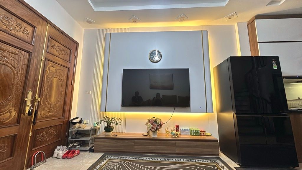 Bán nhà ngõ Hoà Bình 2 - diện tích 32m2 5 tầng - Nhà đẹp full đồ - giá 10 tỷ