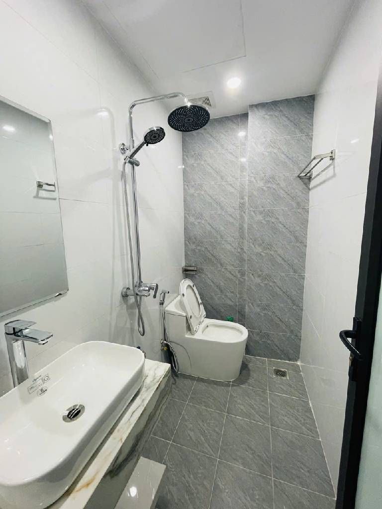 Bán nhà Quan Nhân - diện tích 24,1m2 5 tầng - Nhà mới trung tâm - giá 7,6 tỷ