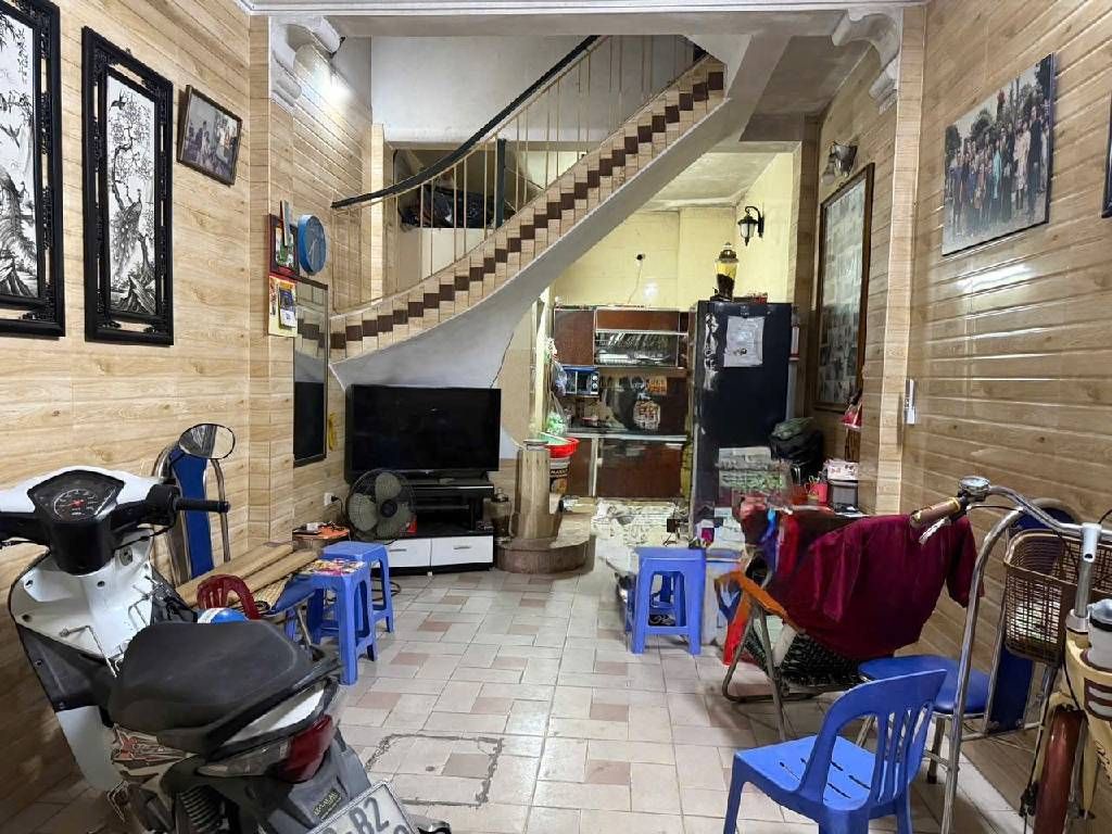 Bán nhà Kim Ngưu - diện tích 30m2 5 tầng - Nở hậu - giá 8,5 tỷ