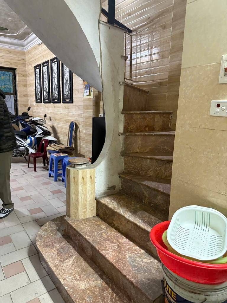 Bán nhà Kim Ngưu - diện tích 30m2 5 tầng - Nở hậu - giá 8,5 tỷ