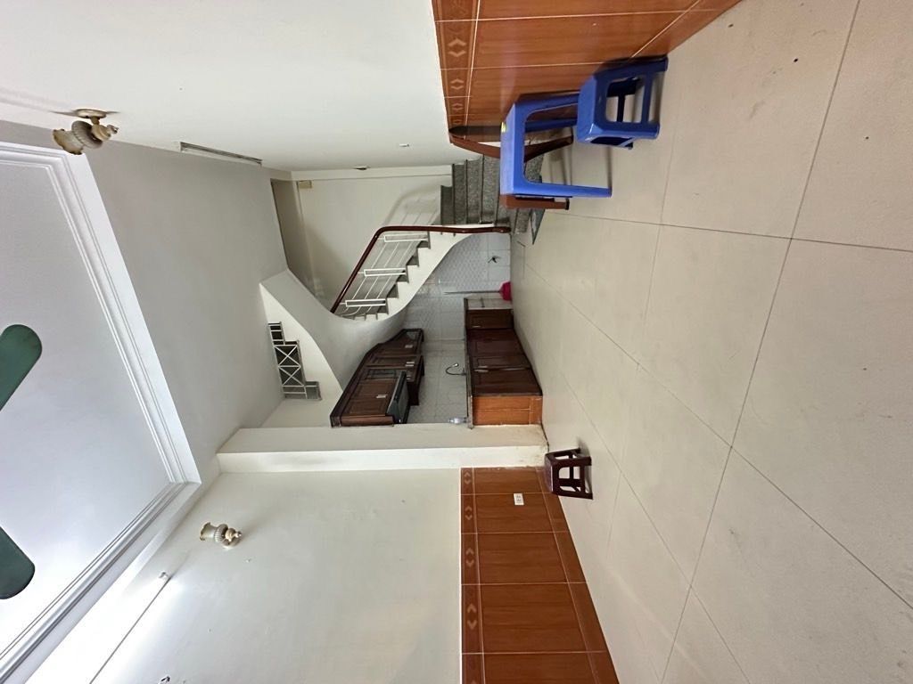 Bán nhà Khuất Duy Tiến - diện tích 30m2 6 tầng - Ô TÔ TRÁNH ĐỖ NGÀY ĐÊM - giá 7,85 tỷ