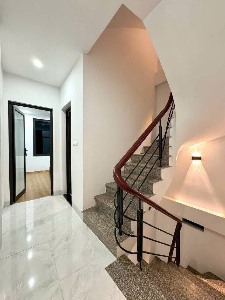 Bán nhà Khương Trung - diện tích 34m2 6 tầng - Nhà đẹp, 2 mặt thoáng - giá 9,85 tỷ