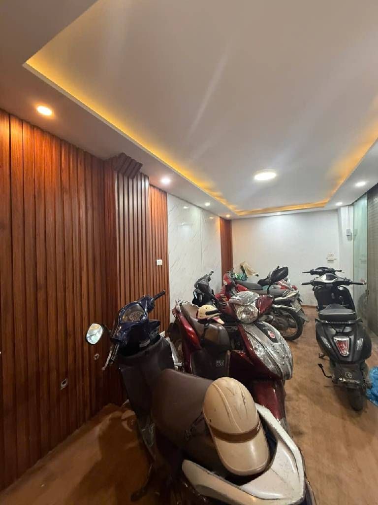 Bán nhà Vĩnh Hưng - diện tích 41.2m2 5 tầng - Lô góc, kinh doanh - giá 6,8 tỷ