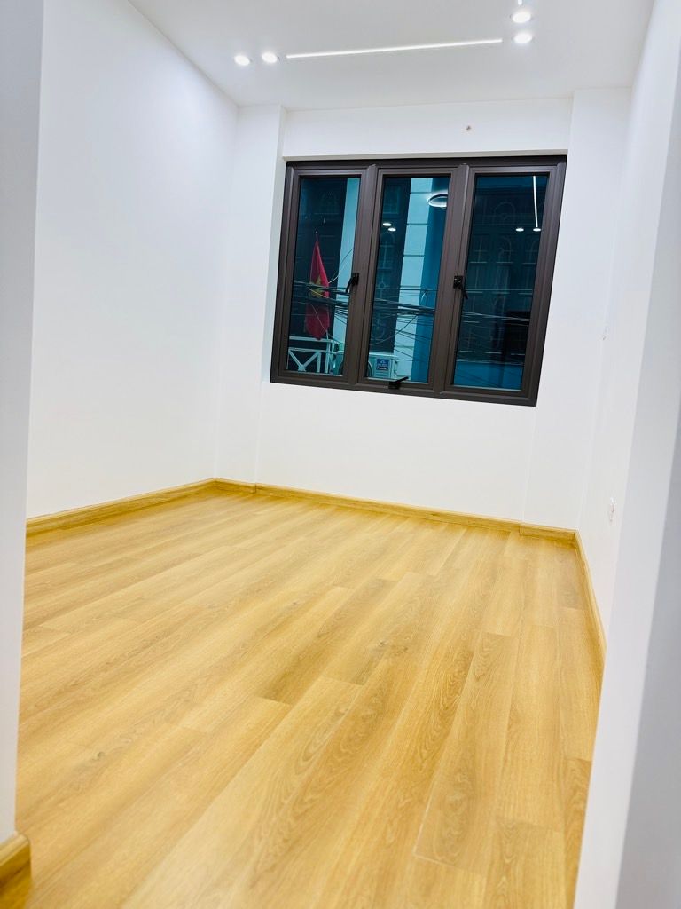 Bán nhà Bùi Xương Trạch - diện tích 22,5m2 5 tầng - ô tô đỗ cửa - giá 7,3 tỷ