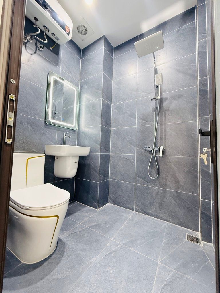 Bán nhà Bùi Xương Trạch - diện tích 22,5m2 5 tầng - ô tô đỗ cửa - giá 7,3 tỷ