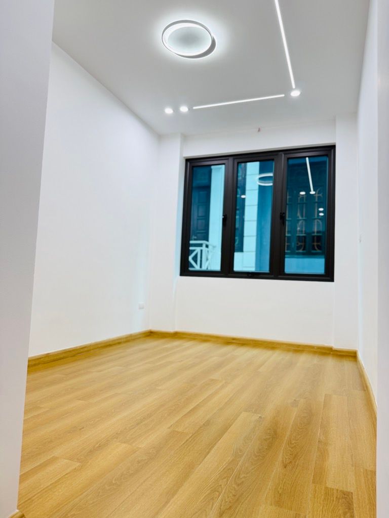 Bán nhà Bùi Xương Trạch - diện tích 22,5m2 5 tầng - ô tô đỗ cửa - giá 7,3 tỷ