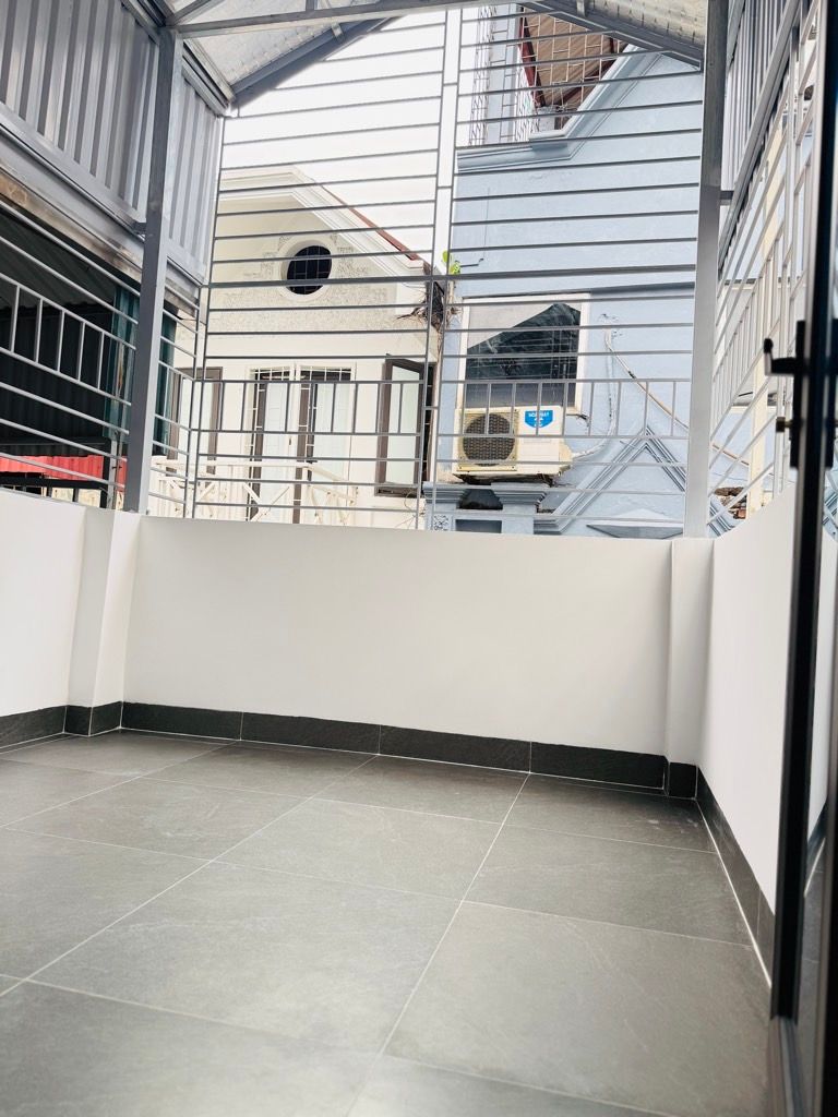 Bán nhà Bùi Xương Trạch - diện tích 22,5m2 5 tầng - ô tô đỗ cửa - giá 7,3 tỷ