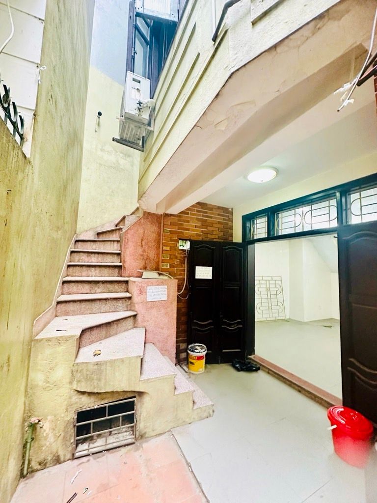 Bán nhà Trường Chinh - diện tích 55m2 5 tầng - nhà ngõ nông - giá 9,6 tỷ