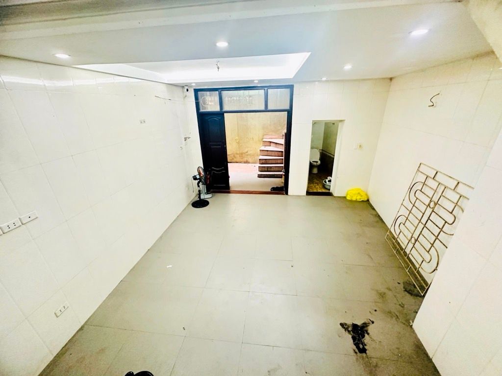 Bán nhà Trường Chinh - diện tích 55m2 5 tầng - nhà ngõ nông - giá 9,6 tỷ