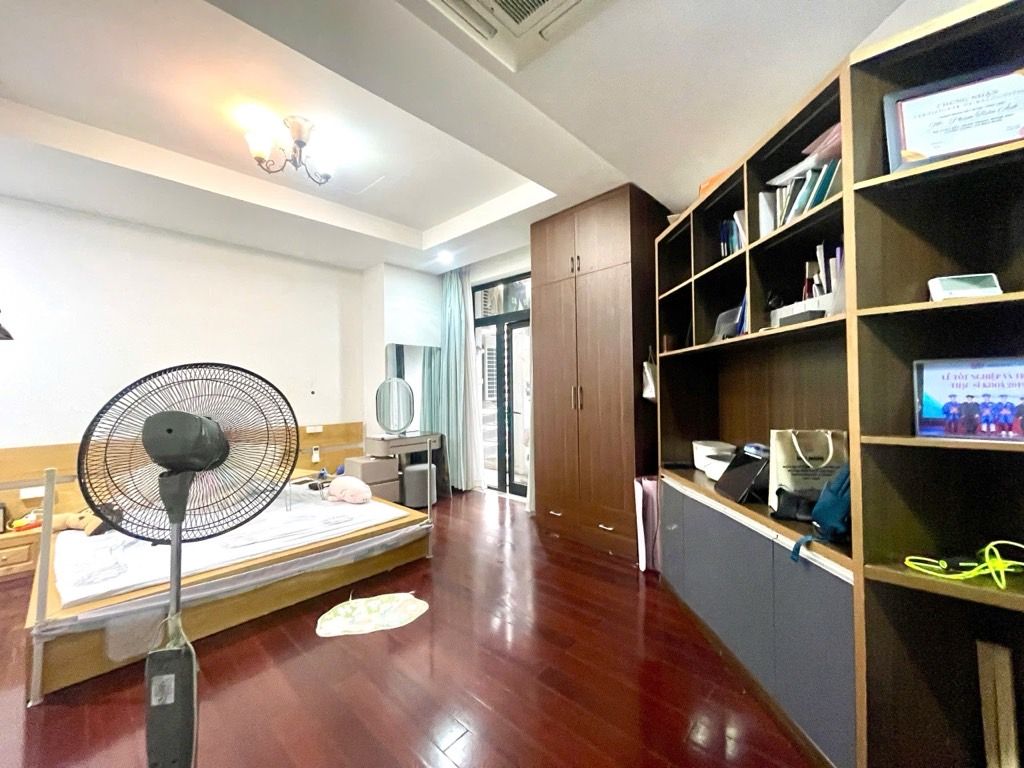 Bán nhà Nguyễn Trãi - diện tích 129m2 27 tầng - Căn hộ cao cấp tầng trung - giá 14,5 tỷ