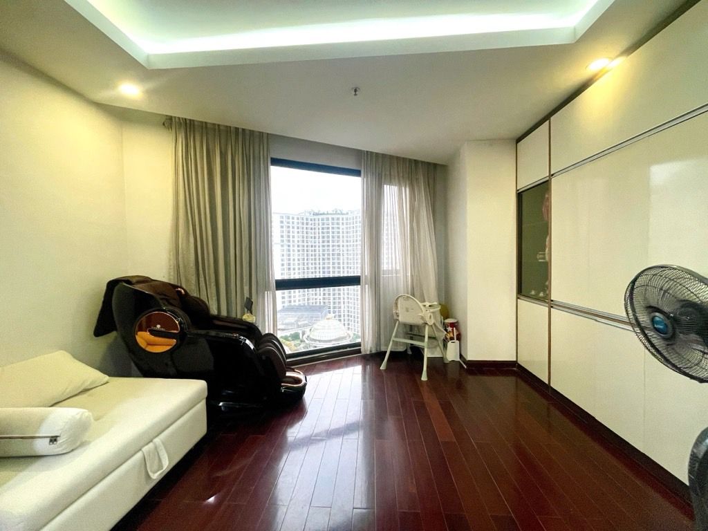 Bán nhà Nguyễn Trãi - diện tích 129m2 27 tầng - Căn hộ cao cấp tầng trung - giá 14,5 tỷ